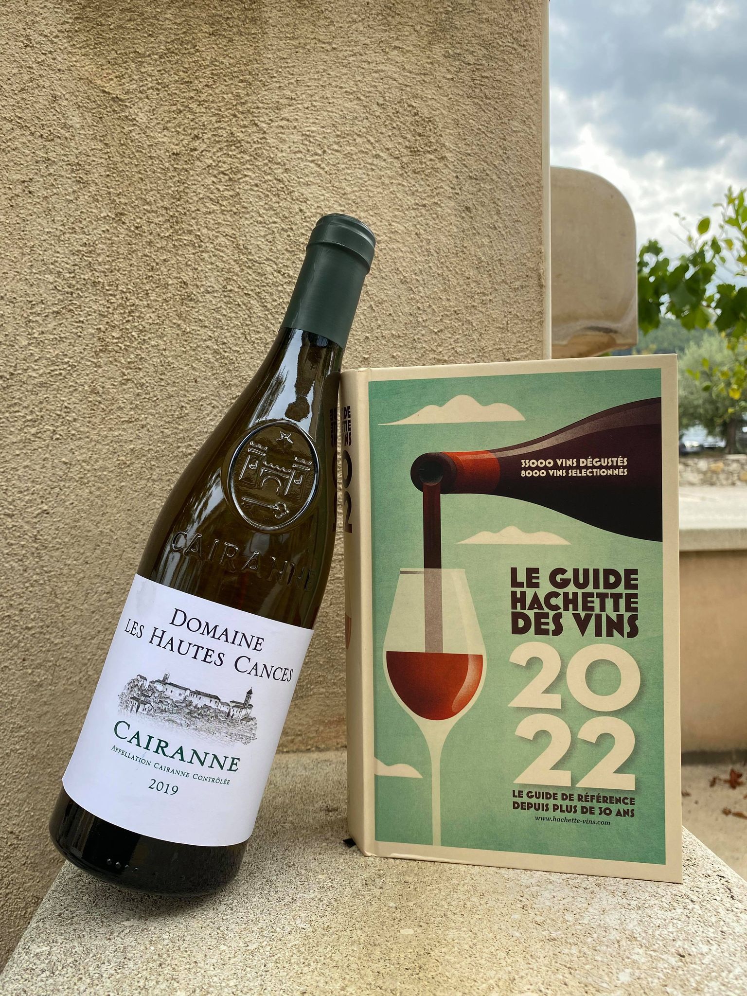 Read more about the article Notre Cairanne blanc, ★★ dans le Guide Hachette 2022